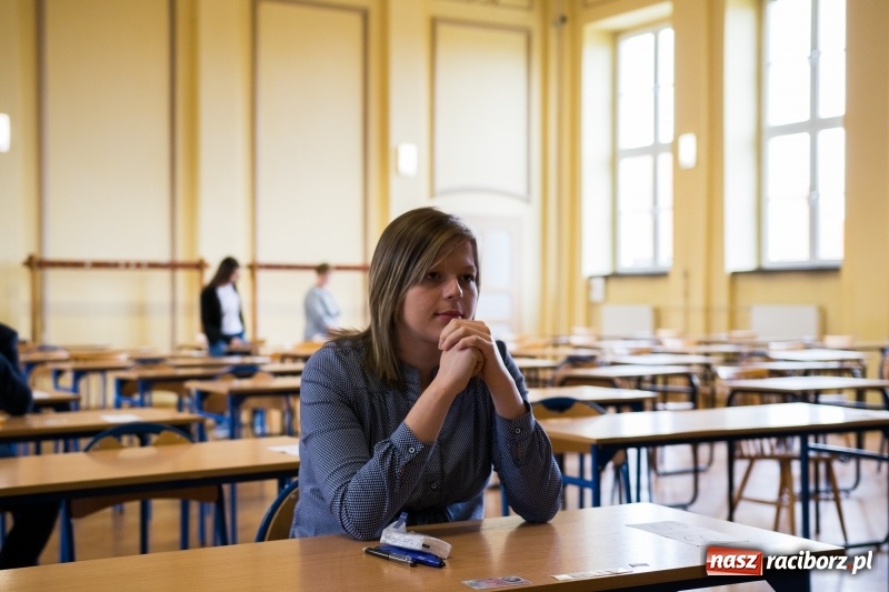 Zdjęcie w galerii na portalu naszraciborz.pl: Matura w Ekonomiku. Dobry humor i motywujący stres wiadomości z regionu