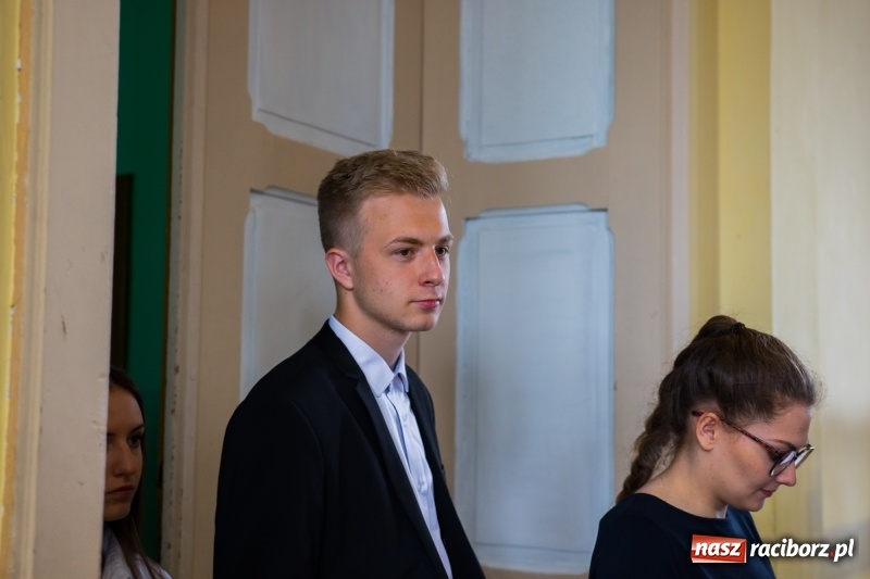 Zdjęcie w galerii na portalu naszraciborz.pl: Matura w Ekonomiku. Dobry humor i motywujący stres wiadomości z regionu