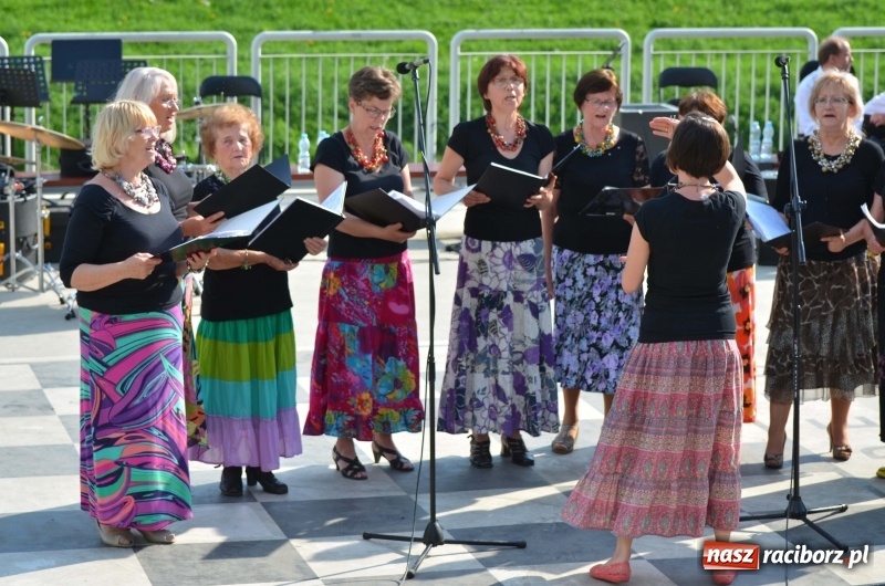 Zdjęcie w galerii na portalu naszraciborz.pl: Polska Majówka na raciborskich bulwarach  wiadomości z regionu