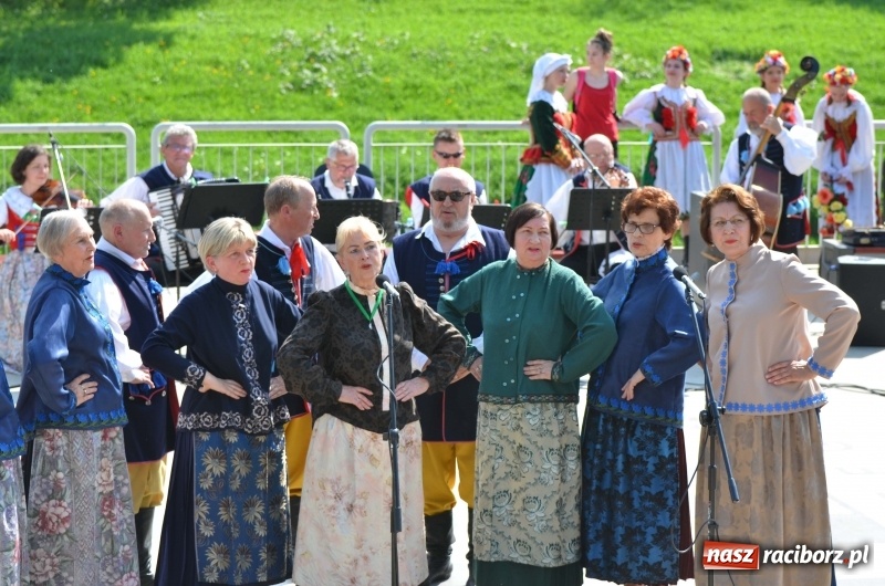 Zdjęcie w galerii na portalu naszraciborz.pl: Polska Majówka na raciborskich bulwarach  wiadomości z regionu