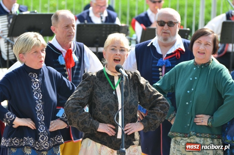 Zdjęcie w galerii na portalu naszraciborz.pl: Polska Majówka na raciborskich bulwarach  wiadomości z regionu