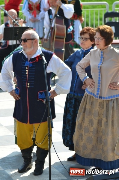 Zdjęcie w galerii na portalu naszraciborz.pl: Polska Majówka na raciborskich bulwarach  wiadomości z regionu