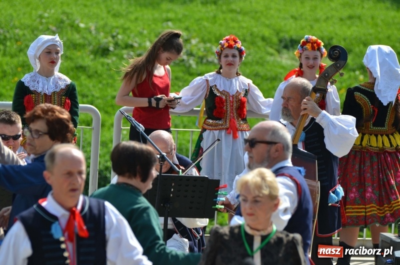 Zdjęcie w galerii na portalu naszraciborz.pl: Polska Majówka na raciborskich bulwarach  wiadomości z regionu