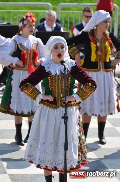 Zdjęcie w galerii na portalu naszraciborz.pl: Polska Majówka na raciborskich bulwarach  wiadomości z regionu