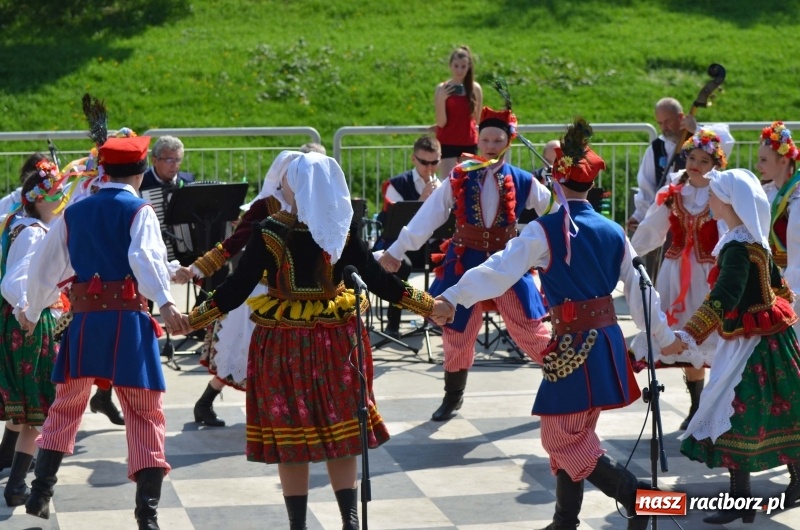 Zdjęcie w galerii na portalu naszraciborz.pl: Polska Majówka na raciborskich bulwarach  wiadomości z regionu