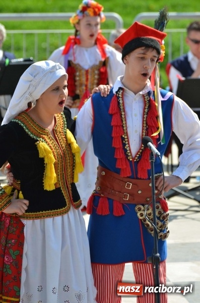 Zdjęcie w galerii na portalu naszraciborz.pl: Polska Majówka na raciborskich bulwarach  wiadomości z regionu