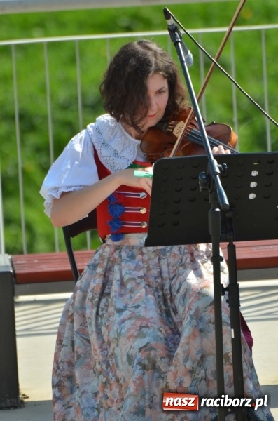 Zdjęcie w galerii na portalu naszraciborz.pl: Polska Majówka na raciborskich bulwarach  wiadomości z regionu