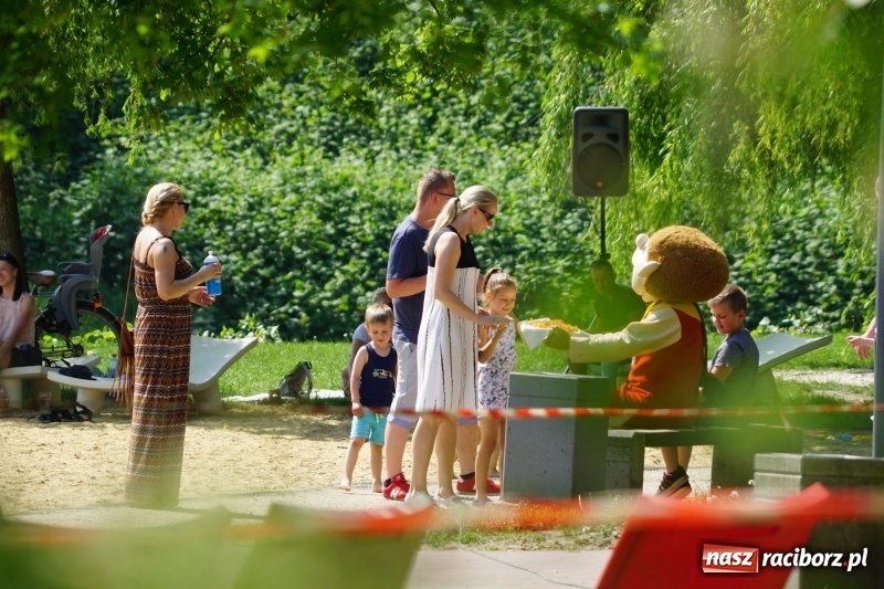Zdjęcie w galerii na portalu naszraciborz.pl: Polska Majówka na raciborskich bulwarach  wiadomości z regionu