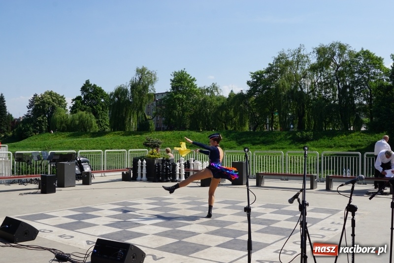 Zdjęcie w galerii na portalu naszraciborz.pl: Polska Majówka na raciborskich bulwarach  wiadomości z regionu