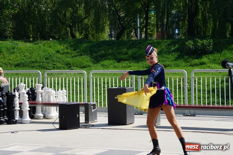 Zdjęcie w galerii na portalu naszraciborz.pl: Polska Majówka na raciborskich bulwarach  wiadomości z regionu