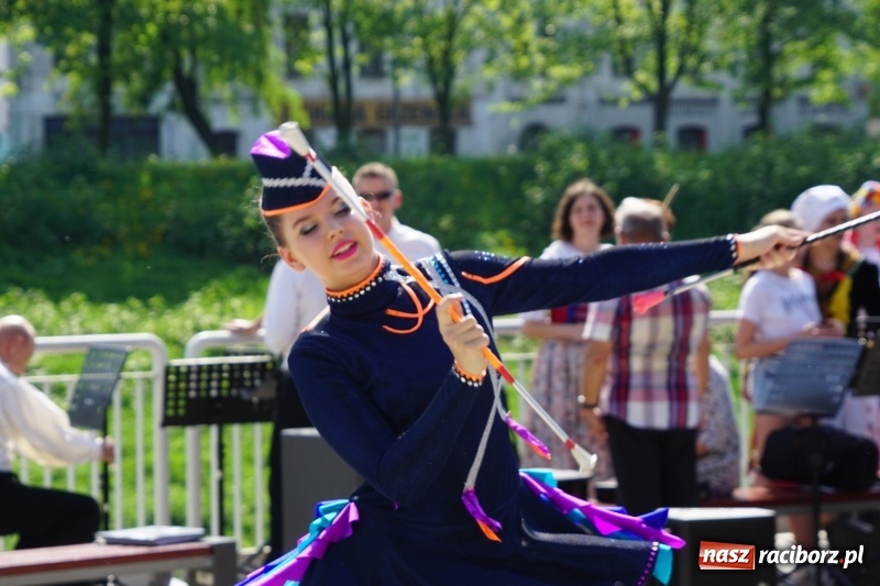 Zdjęcie w galerii na portalu naszraciborz.pl: Polska Majówka na raciborskich bulwarach  wiadomości z regionu