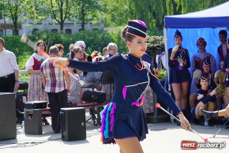 Zdjęcie w galerii na portalu naszraciborz.pl: Polska Majówka na raciborskich bulwarach  wiadomości z regionu