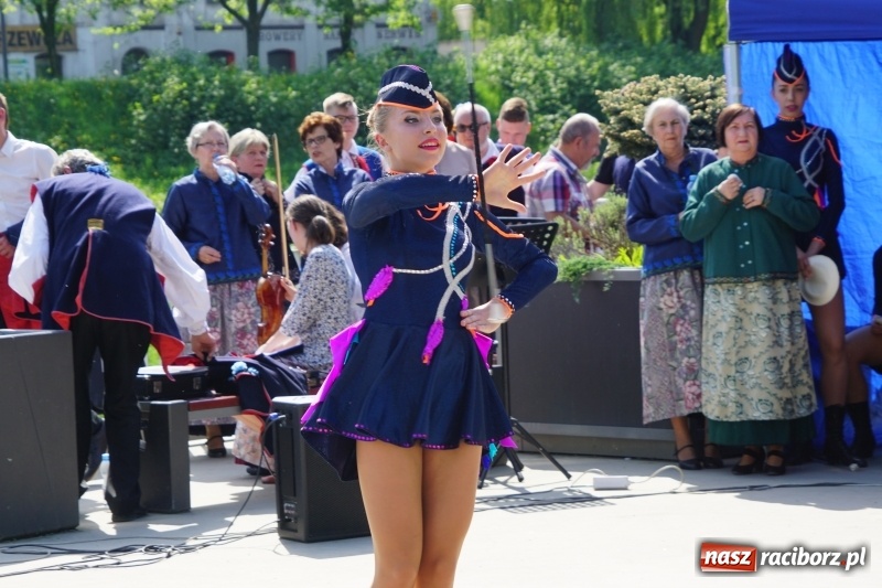 Zdjęcie w galerii na portalu naszraciborz.pl: Polska Majówka na raciborskich bulwarach  wiadomości z regionu