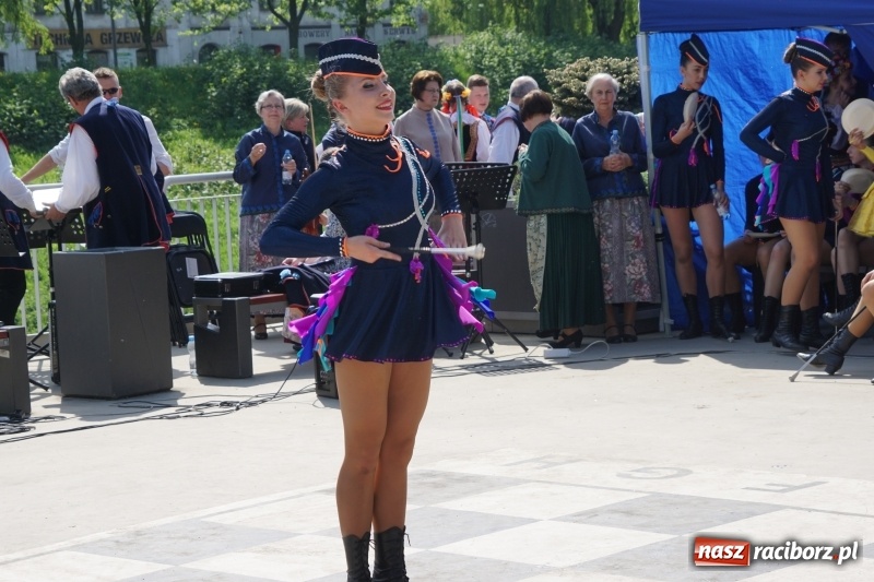 Zdjęcie w galerii na portalu naszraciborz.pl: Polska Majówka na raciborskich bulwarach  wiadomości z regionu
