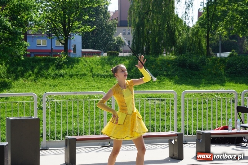 Zdjęcie w galerii na portalu naszraciborz.pl: Polska Majówka na raciborskich bulwarach  wiadomości z regionu