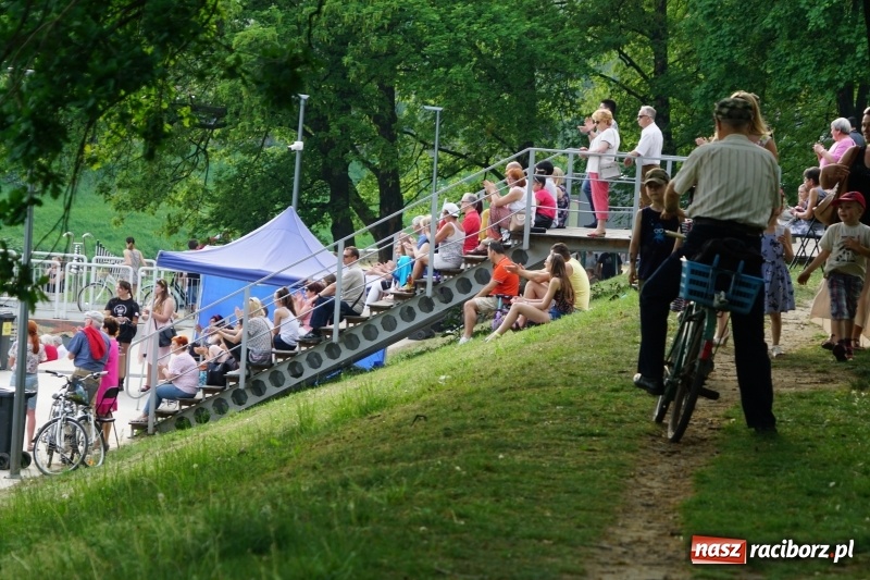Zdjęcie w galerii na portalu naszraciborz.pl: Polska Majówka na raciborskich bulwarach  wiadomości z regionu
