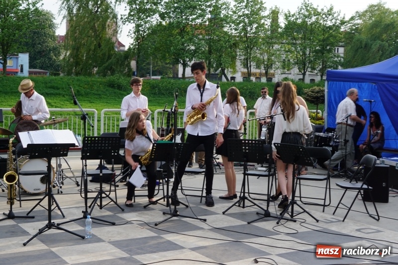 Zdjęcie w galerii na portalu naszraciborz.pl: Polska Majówka na raciborskich bulwarach  wiadomości z regionu