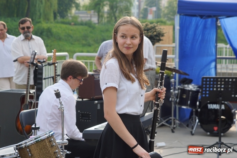 Zdjęcie w galerii na portalu naszraciborz.pl: Polska Majówka na raciborskich bulwarach  wiadomości z regionu