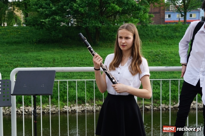 Zdjęcie w galerii na portalu naszraciborz.pl: Polska Majówka na raciborskich bulwarach  wiadomości z regionu