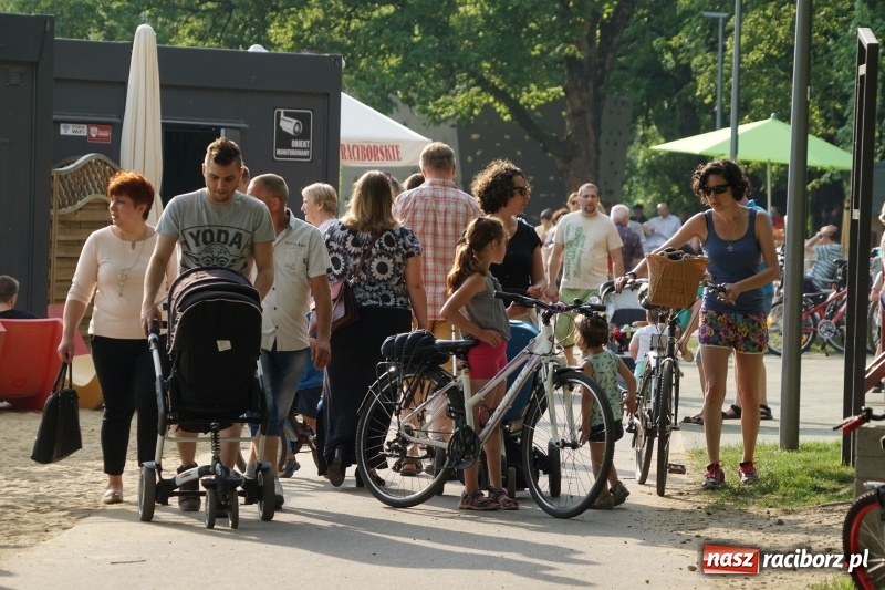 Zdjęcie w galerii na portalu naszraciborz.pl: Polska Majówka na raciborskich bulwarach  wiadomości z regionu