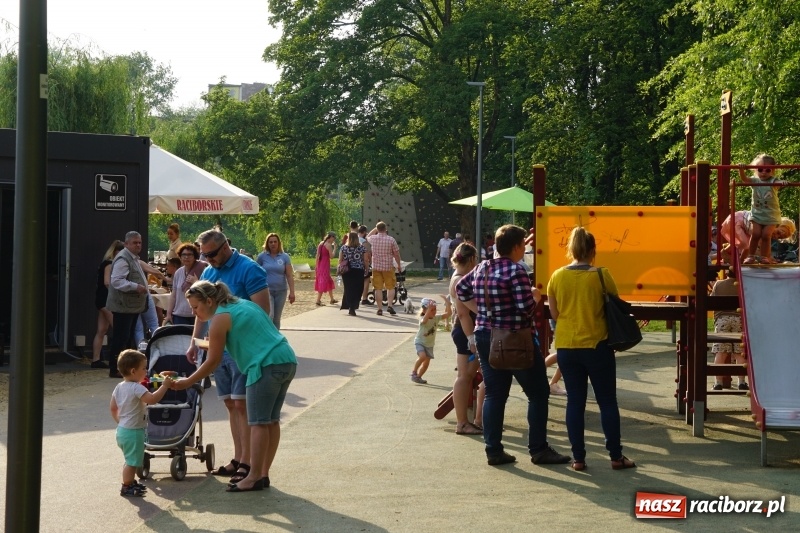 Zdjęcie w galerii na portalu naszraciborz.pl: Polska Majówka na raciborskich bulwarach  wiadomości z regionu