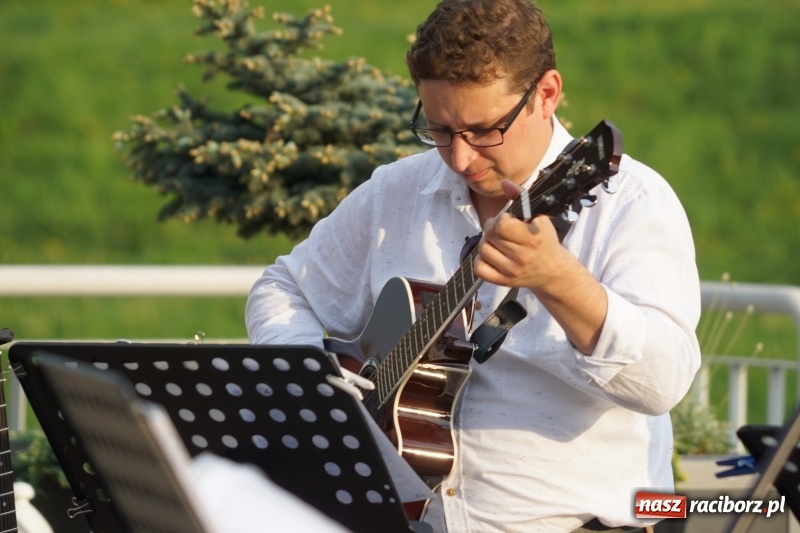 Zdjęcie w galerii na portalu naszraciborz.pl: Polska Majówka na raciborskich bulwarach  wiadomości z regionu