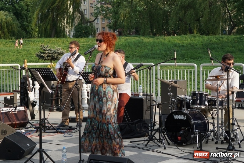 Zdjęcie w galerii na portalu naszraciborz.pl: Polska Majówka na raciborskich bulwarach  wiadomości z regionu