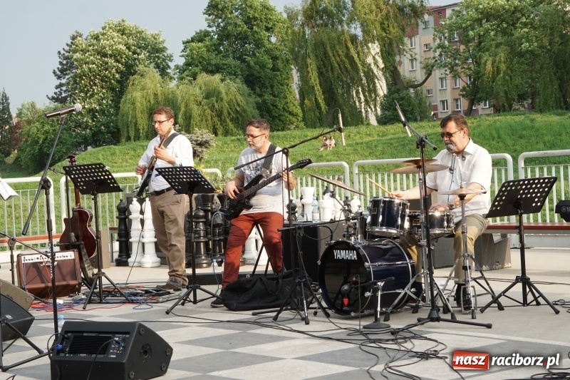 Zdjęcie w galerii na portalu naszraciborz.pl: Polska Majówka na raciborskich bulwarach  wiadomości z regionu