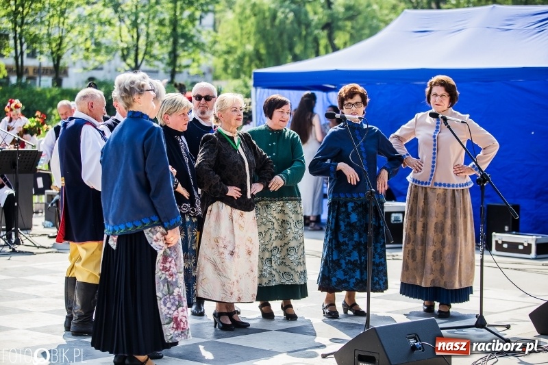 Zdjęcie w galerii na portalu naszraciborz.pl: Polska Majówka na raciborskich bulwarach  wiadomości z regionu