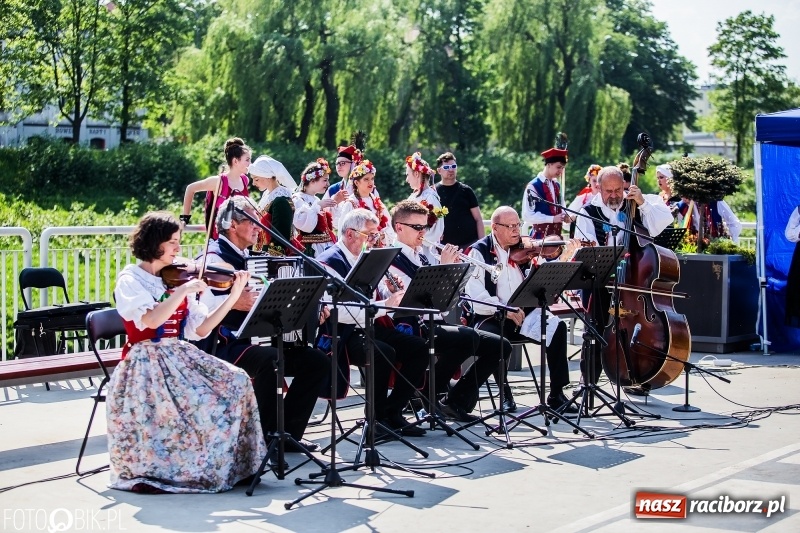 Zdjęcie w galerii na portalu naszraciborz.pl: Polska Majówka na raciborskich bulwarach  wiadomości z regionu