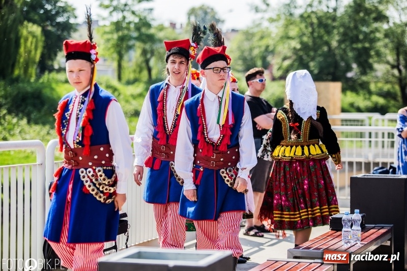 Zdjęcie w galerii na portalu naszraciborz.pl: Polska Majówka na raciborskich bulwarach  wiadomości z regionu
