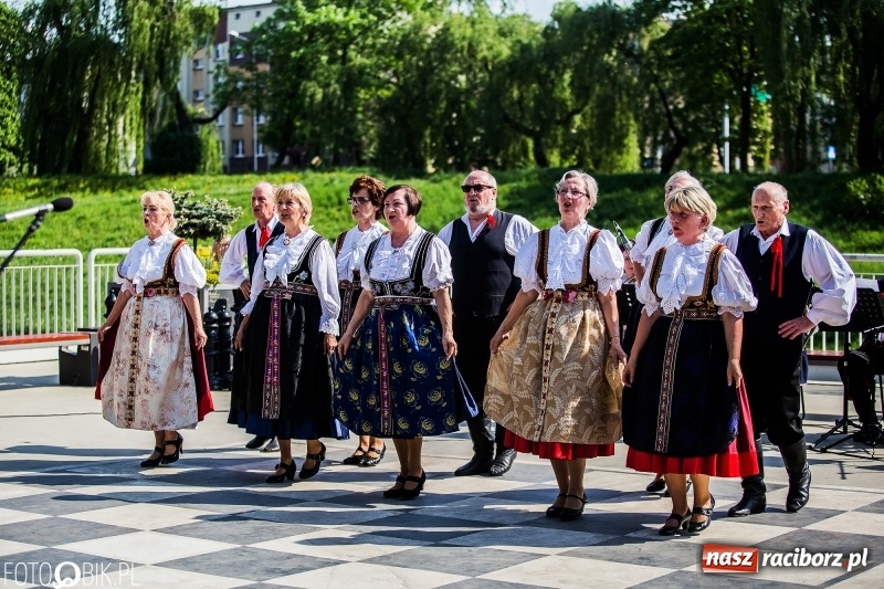 Zdjęcie w galerii na portalu naszraciborz.pl: Polska Majówka na raciborskich bulwarach  wiadomości z regionu