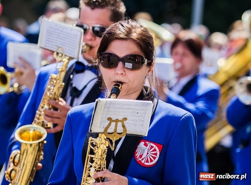 Zdjęcie w galerii na portalu naszraciborz.pl: Summer 2018. Jakie okularki przeciwsłoneczne proponują na lato raciborzanie i nasi goście wiadomości z regionu