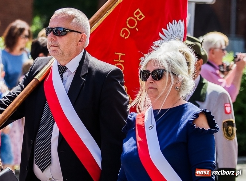 Zdjęcie w galerii na portalu naszraciborz.pl: Summer 2018. Jakie okularki przeciwsłoneczne proponują na lato raciborzanie i nasi goście wiadomości z regionu