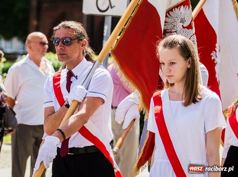 Zdjęcie w galerii na portalu naszraciborz.pl: Summer 2018. Jakie okularki przeciwsłoneczne proponują na lato raciborzanie i nasi goście wiadomości z regionu