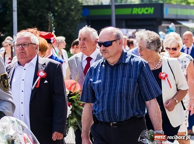 Zdjęcie w galerii na portalu naszraciborz.pl: Summer 2018. Jakie okularki przeciwsłoneczne proponują na lato raciborzanie i nasi goście wiadomości z regionu