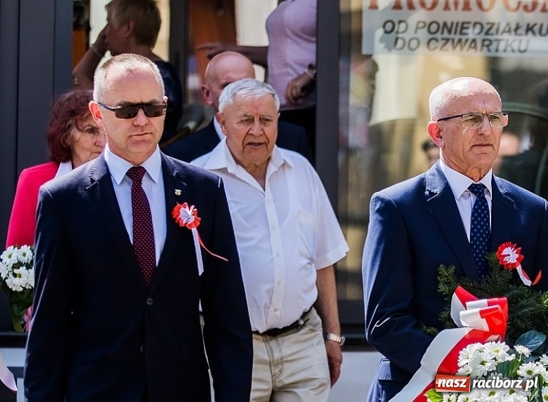 Zdjęcie w galerii na portalu naszraciborz.pl: Summer 2018. Jakie okularki przeciwsłoneczne proponują na lato raciborzanie i nasi goście wiadomości z regionu