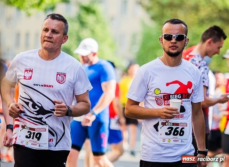 Zdjęcie w galerii na portalu naszraciborz.pl: Summer 2018. Jakie okularki przeciwsłoneczne proponują na lato raciborzanie i nasi goście wiadomości z regionu