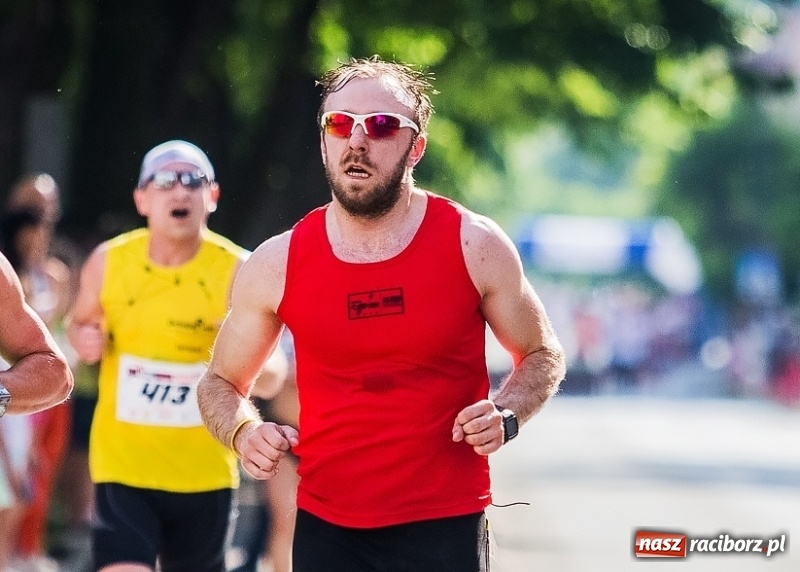 Zdjęcie w galerii na portalu naszraciborz.pl: Summer 2018. Jakie okularki przeciwsłoneczne proponują na lato raciborzanie i nasi goście wiadomości z regionu