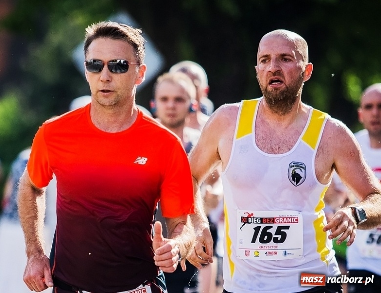 Zdjęcie w galerii na portalu naszraciborz.pl: Summer 2018. Jakie okularki przeciwsłoneczne proponują na lato raciborzanie i nasi goście wiadomości z regionu