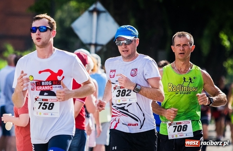 Zdjęcie w galerii na portalu naszraciborz.pl: Summer 2018. Jakie okularki przeciwsłoneczne proponują na lato raciborzanie i nasi goście wiadomości z regionu