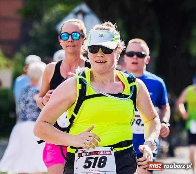 Zdjęcie w galerii na portalu naszraciborz.pl: Summer 2018. Jakie okularki przeciwsłoneczne proponują na lato raciborzanie i nasi goście wiadomości z regionu
