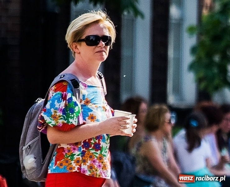 Zdjęcie w galerii na portalu naszraciborz.pl: Summer 2018. Jakie okularki przeciwsłoneczne proponują na lato raciborzanie i nasi goście wiadomości z regionu