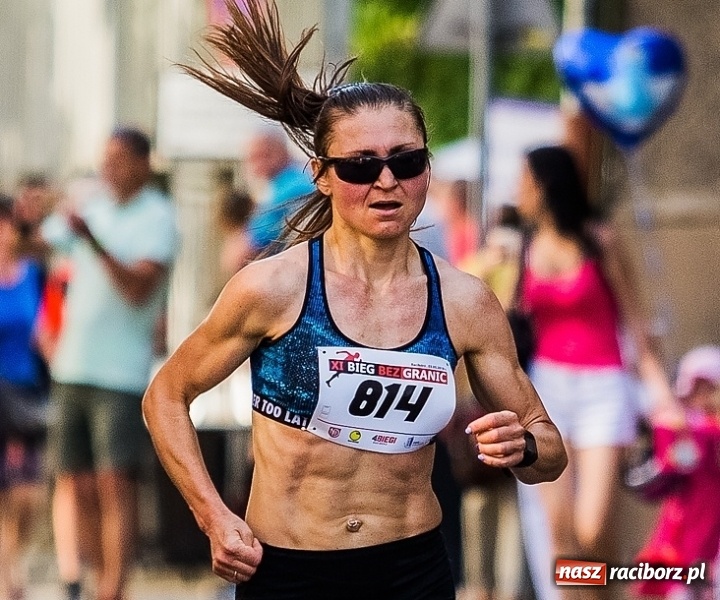 Zdjęcie w galerii na portalu naszraciborz.pl: Summer 2018. Jakie okularki przeciwsłoneczne proponują na lato raciborzanie i nasi goście wiadomości z regionu