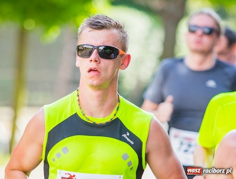 Zdjęcie w galerii na portalu naszraciborz.pl: Summer 2018. Jakie okularki przeciwsłoneczne proponują na lato raciborzanie i nasi goście wiadomości z regionu