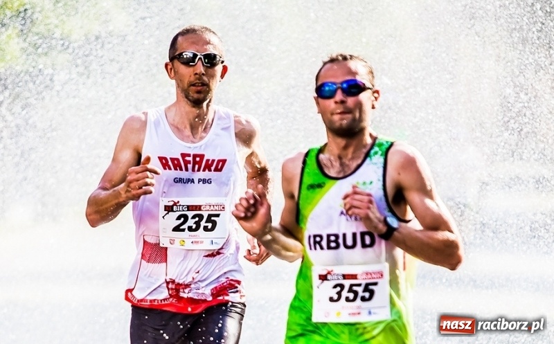 Zdjęcie w galerii na portalu naszraciborz.pl: Summer 2018. Jakie okularki przeciwsłoneczne proponują na lato raciborzanie i nasi goście wiadomości z regionu