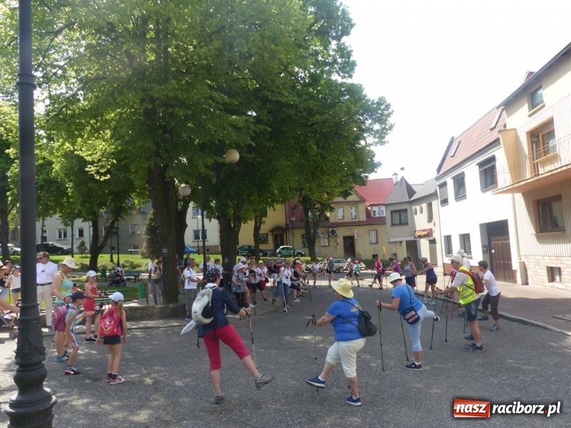Zdjęcie w galerii na portalu naszraciborz.pl: W Krzanowicach przeszli 8 kilometrów z kijkami wiadomości z regionu
