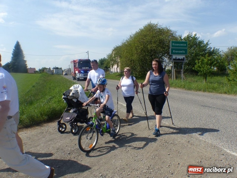 Zdjęcie w galerii na portalu naszraciborz.pl: W Krzanowicach przeszli 8 kilometrów z kijkami wiadomości z regionu