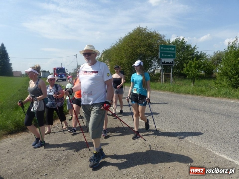 Zdjęcie w galerii na portalu naszraciborz.pl: W Krzanowicach przeszli 8 kilometrów z kijkami wiadomości z regionu