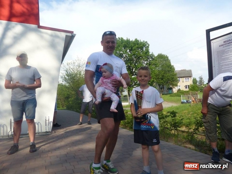 Zdjęcie w galerii na portalu naszraciborz.pl: W Krzanowicach przeszli 8 kilometrów z kijkami wiadomości z regionu